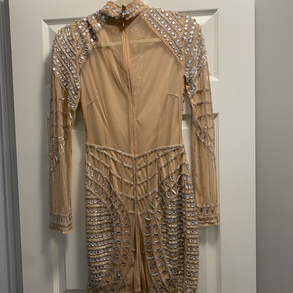 SHOWSTOPPING NEW YEAR’S EVE DRESS - Picture 2 of 9